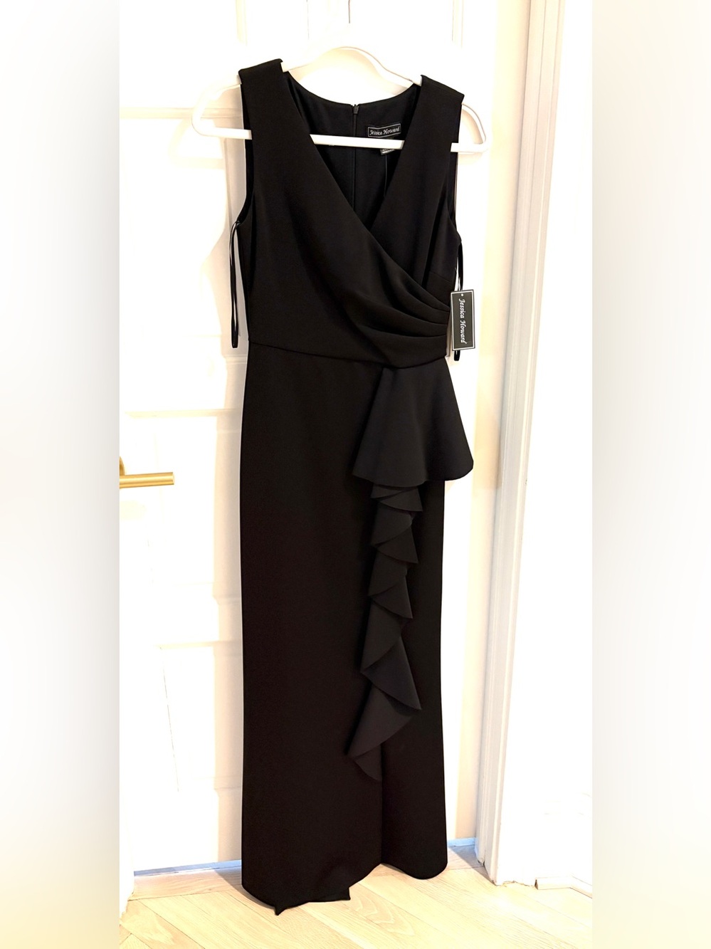 Jessica Howard Black Sleeveless Ruffle-Detail Gown Dress sz 6 NWT New
